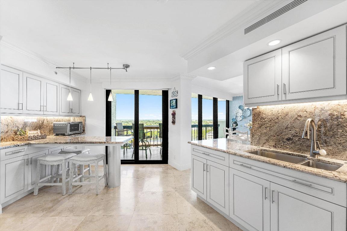 ADMIRALS WALK TOWER CONDO - Residential