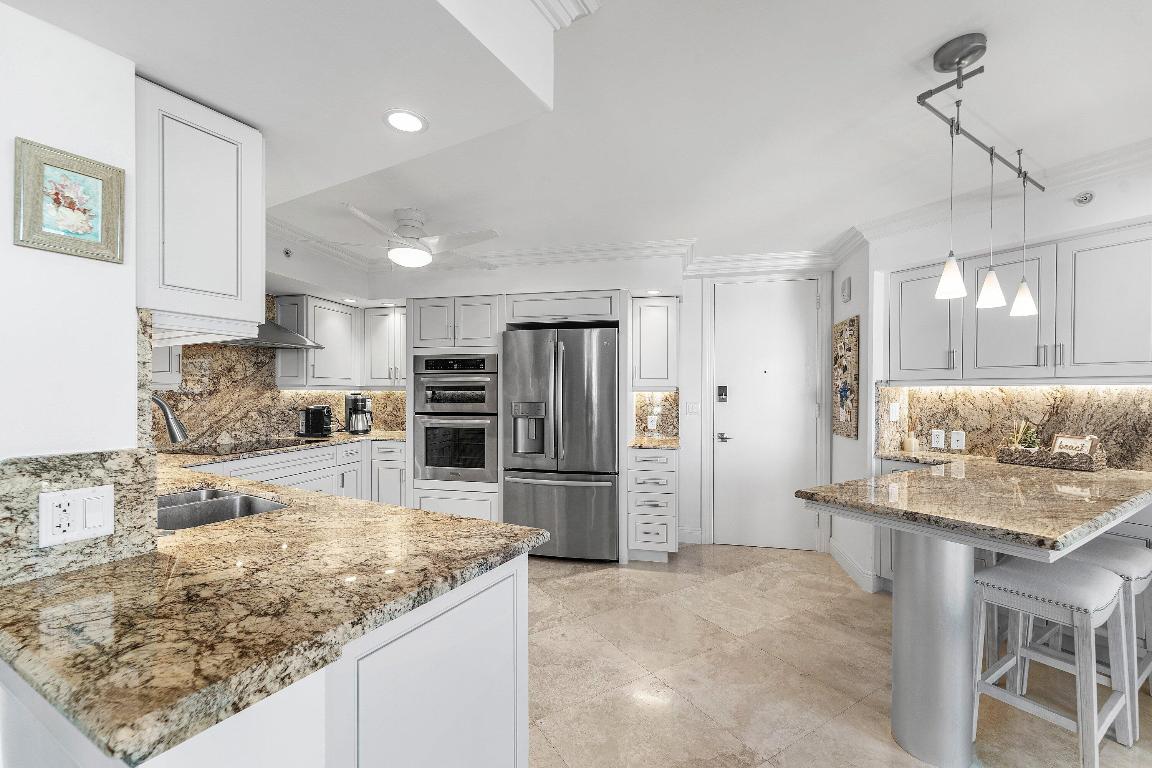 ADMIRALS WALK TOWER CONDO - Residential