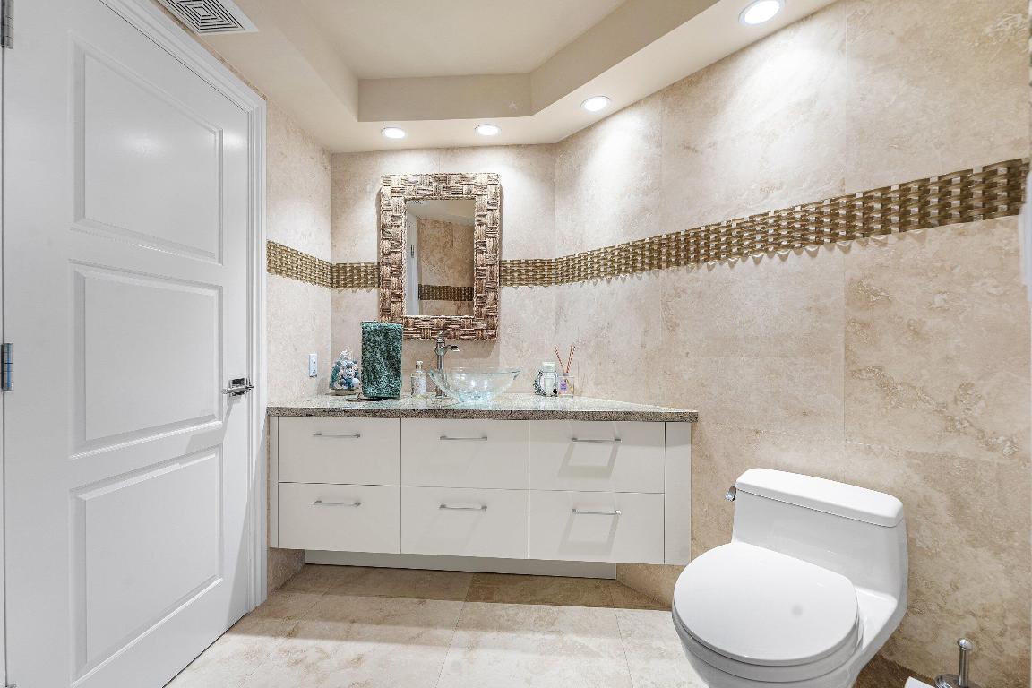 ADMIRALS WALK TOWER CONDO - Residential