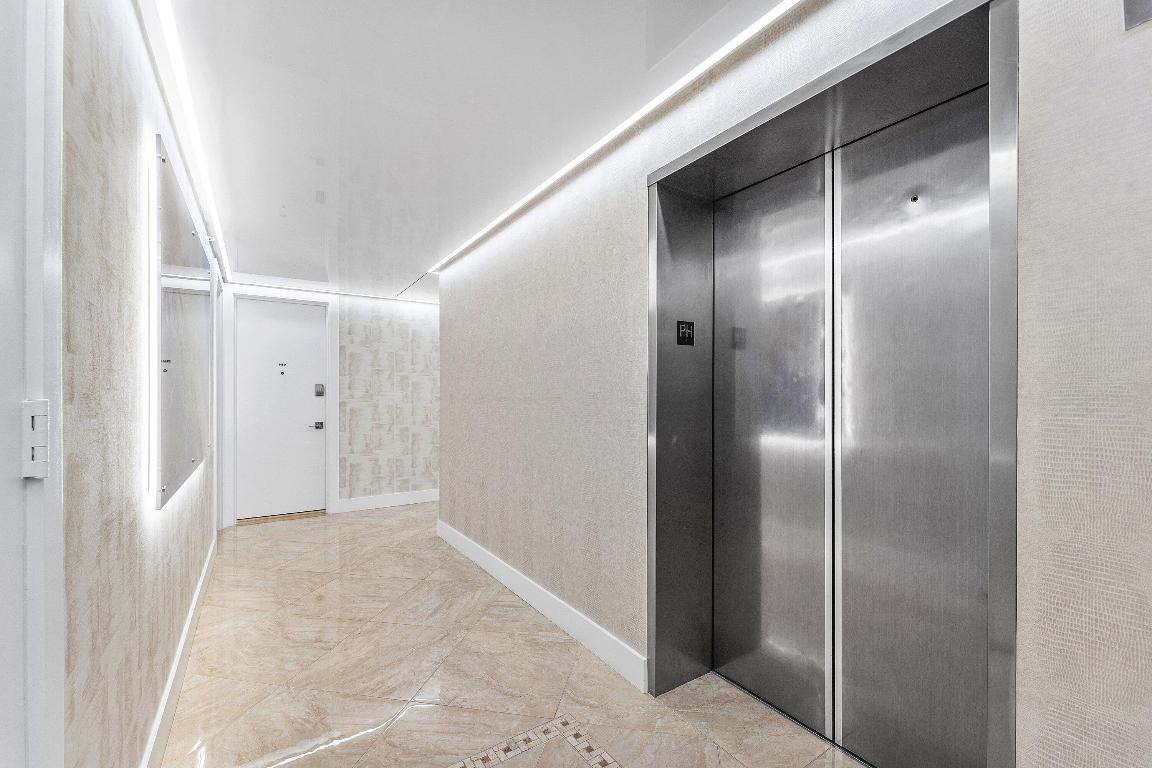 ADMIRALS WALK TOWER CONDO - Residential