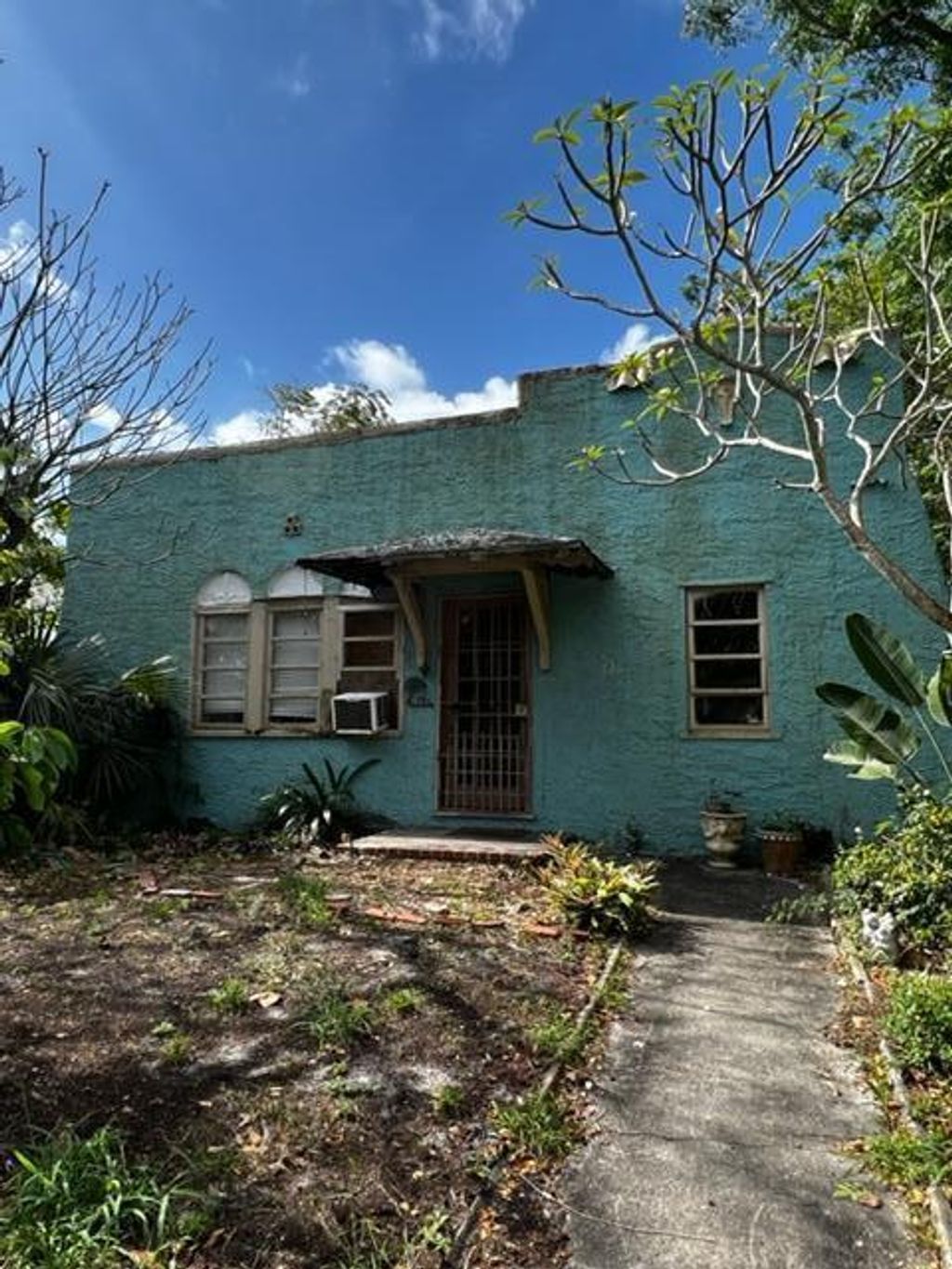 Photo of 726 Lytle Street, West Palm Beach, FL 33405 (MLS # R10792406)