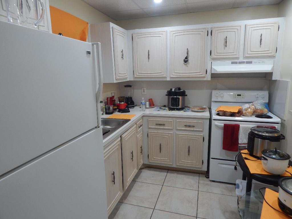 LAKESIDE VILLAGE CONDO 10 - Residential