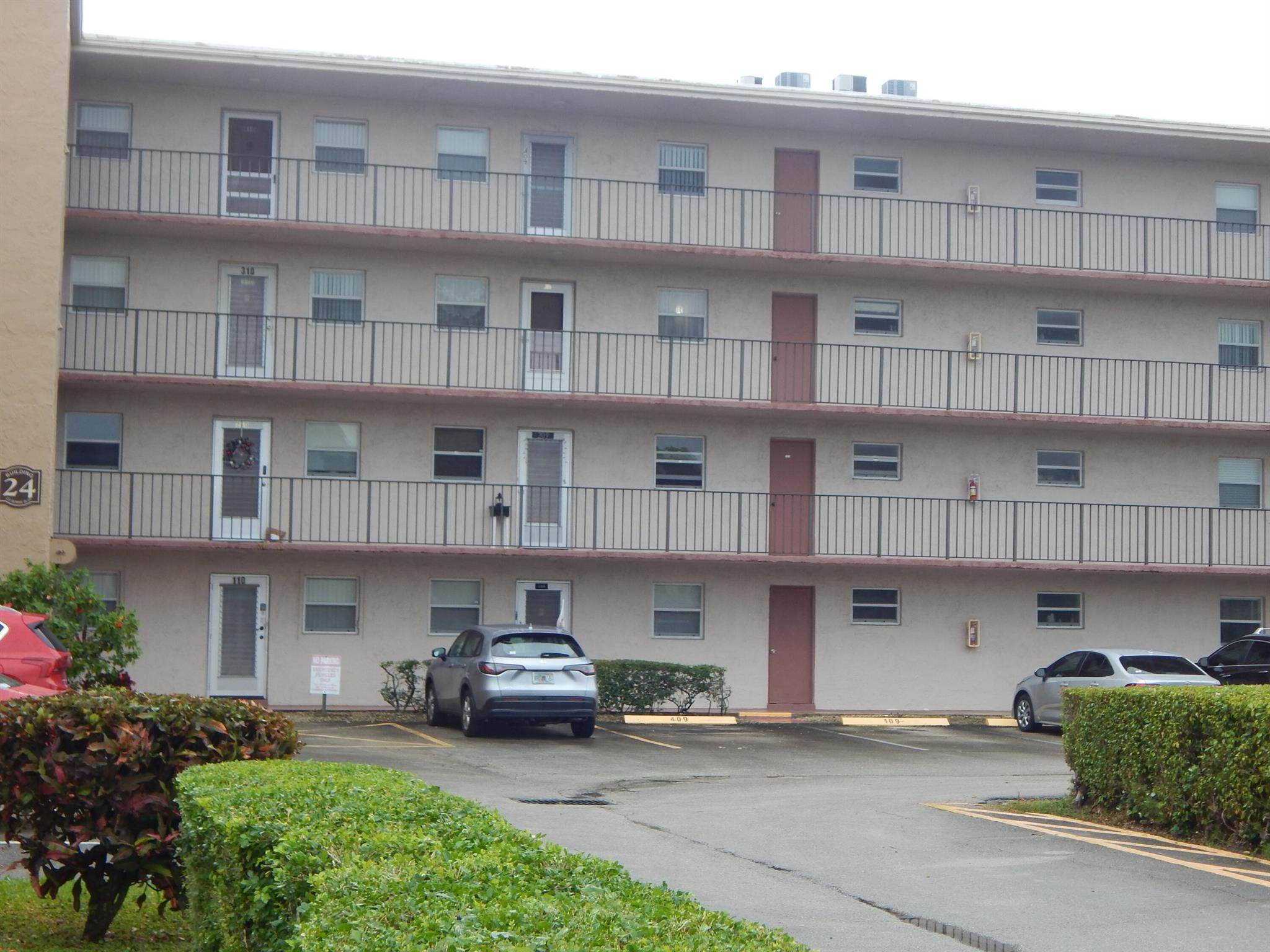 LAKESIDE VILLAGE CONDO 10 - Residential