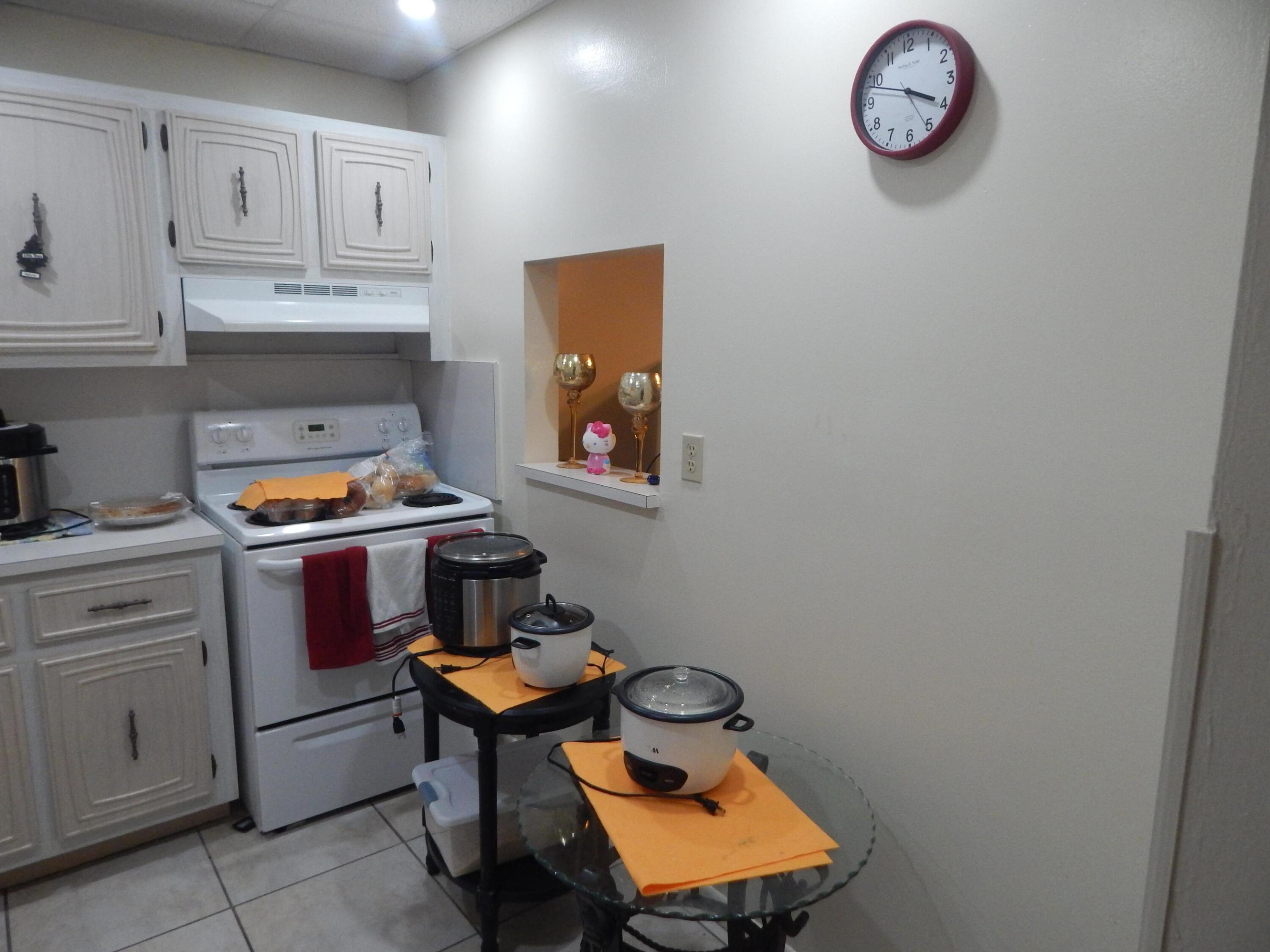 LAKESIDE VILLAGE CONDO 10 - Residential