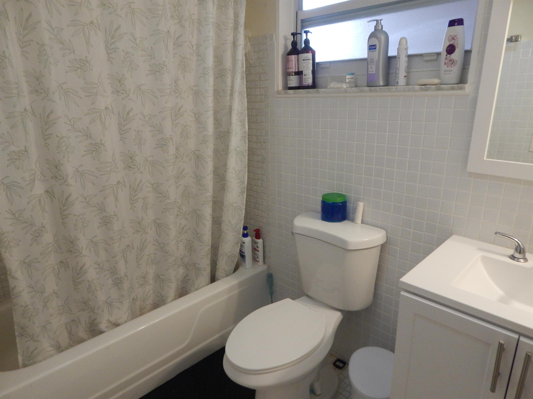 LAKESIDE VILLAGE CONDO 10 - Residential