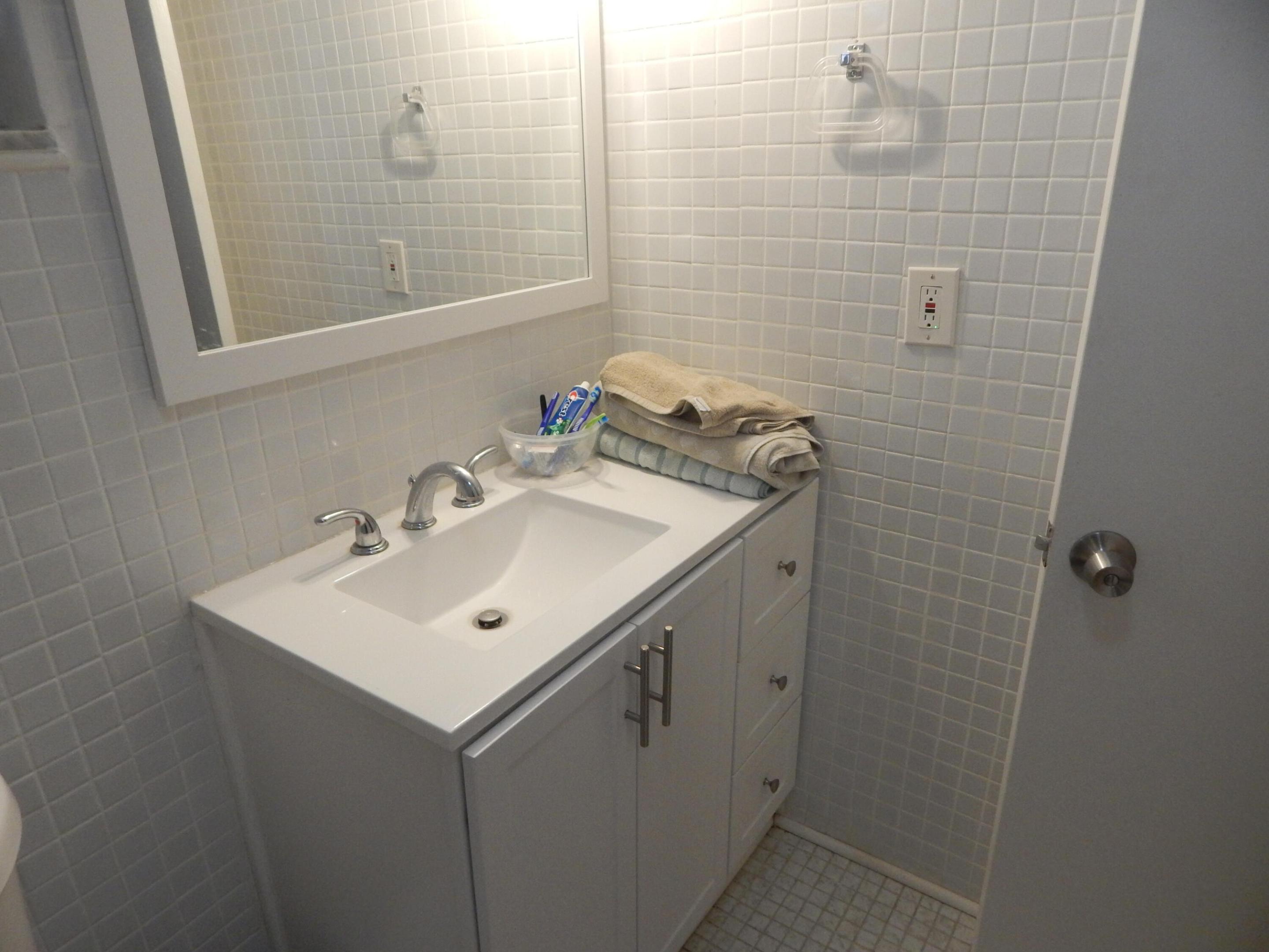 LAKESIDE VILLAGE CONDO 10 - Residential