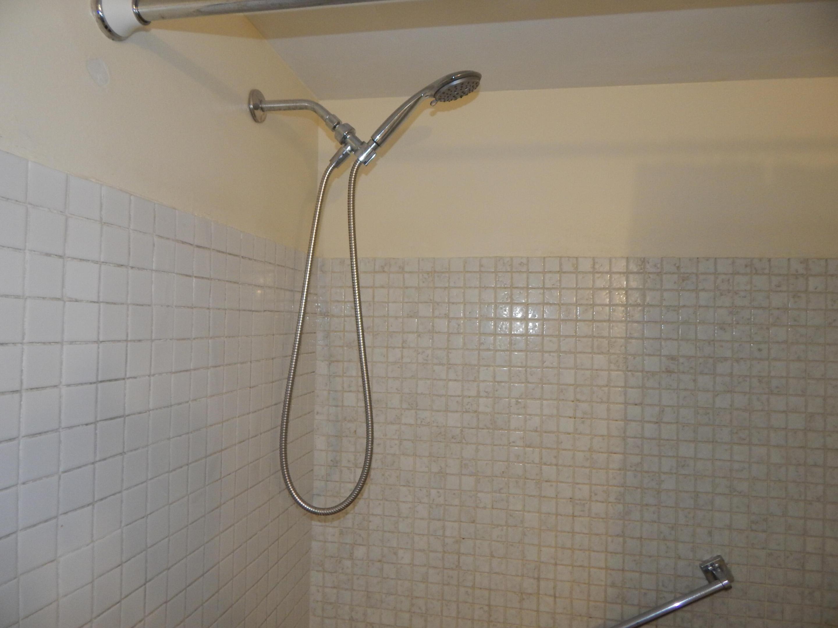 LAKESIDE VILLAGE CONDO 10 - Residential