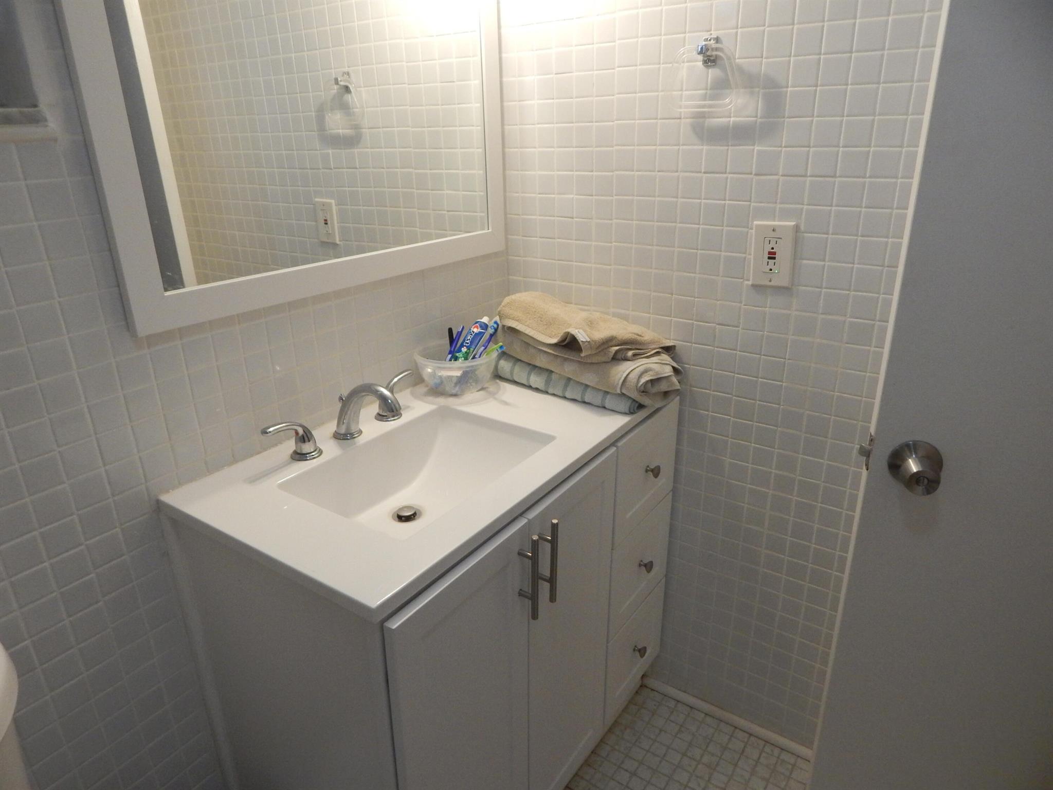 LAKESIDE VILLAGE CONDO 10 - Residential