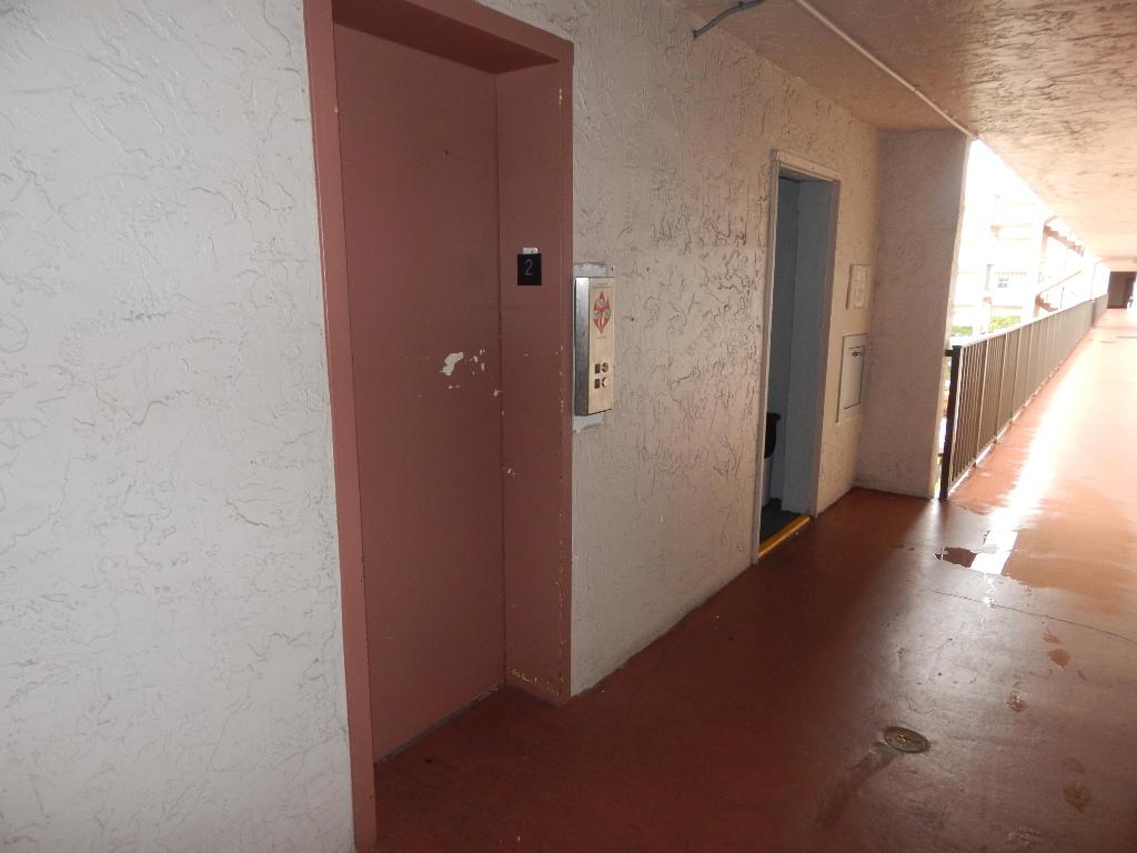 LAKESIDE VILLAGE CONDO 10 - Residential