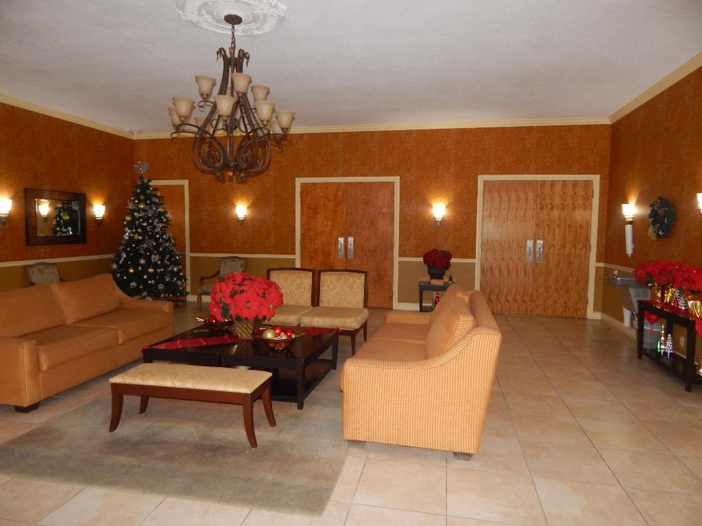 LAKESIDE VILLAGE CONDO 10 - Residential