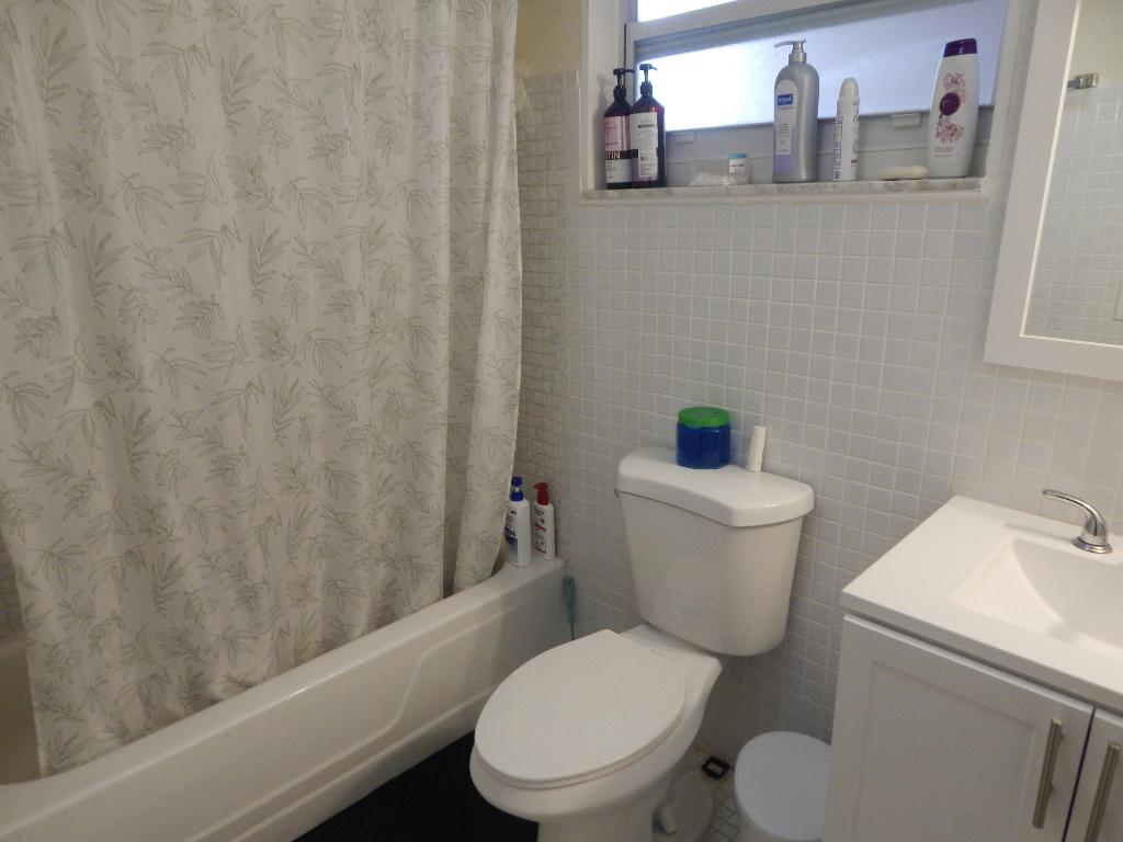 LAKESIDE VILLAGE CONDO 10 - Residential