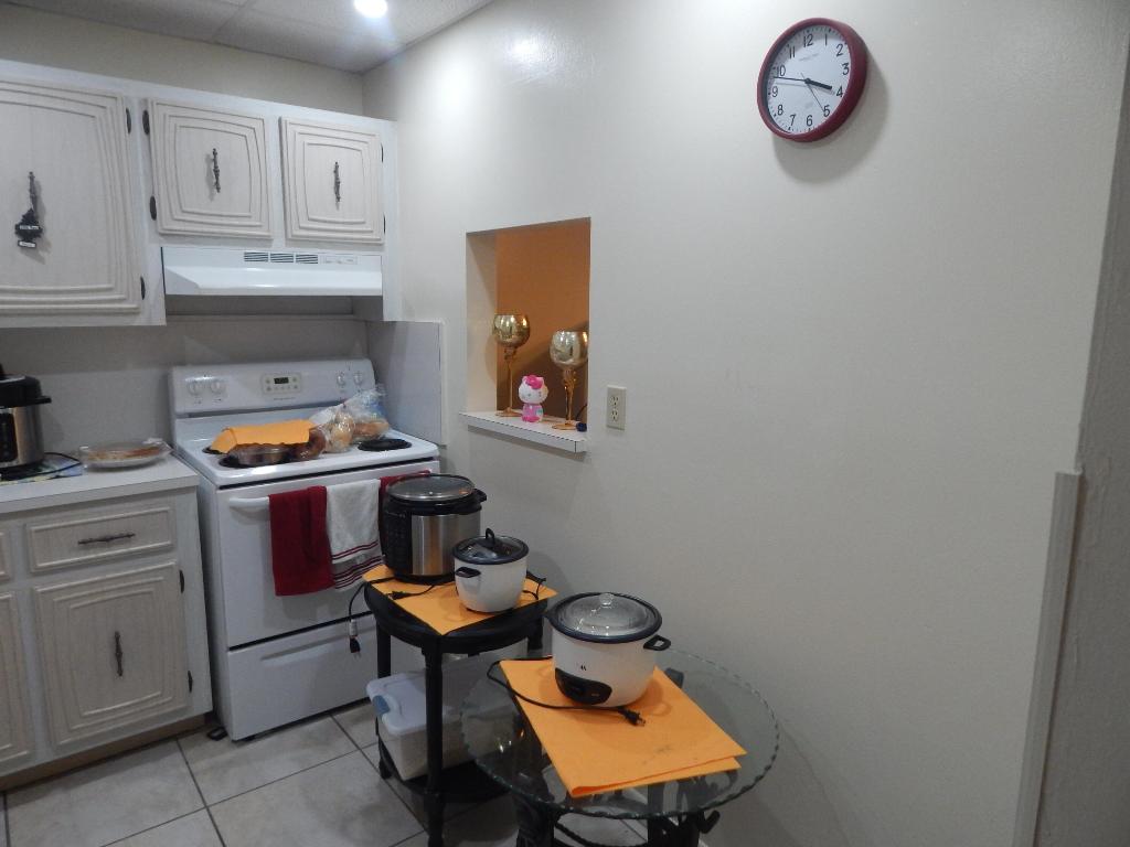 LAKESIDE VILLAGE CONDO 10 - Residential