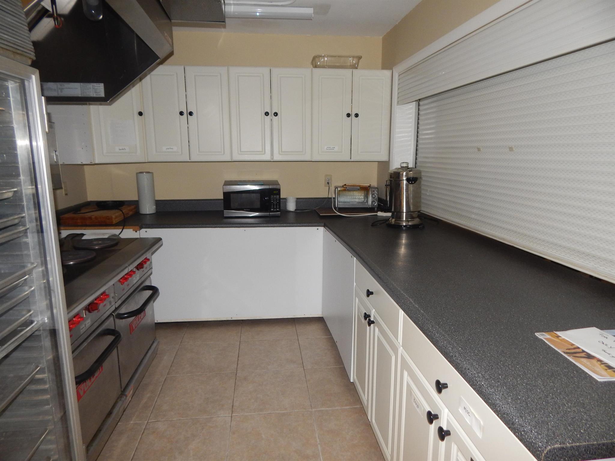 LAKESIDE VILLAGE CONDO 10 - Residential