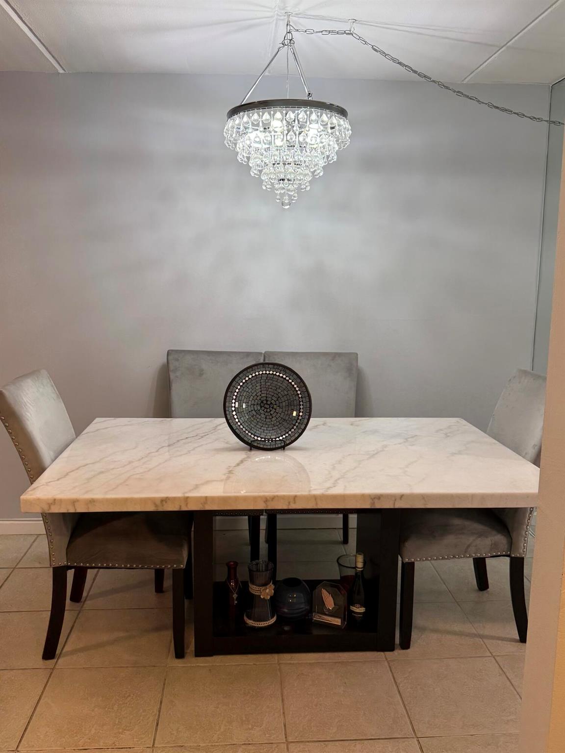 VILLAGE GREEN KENSINGTON - Residential