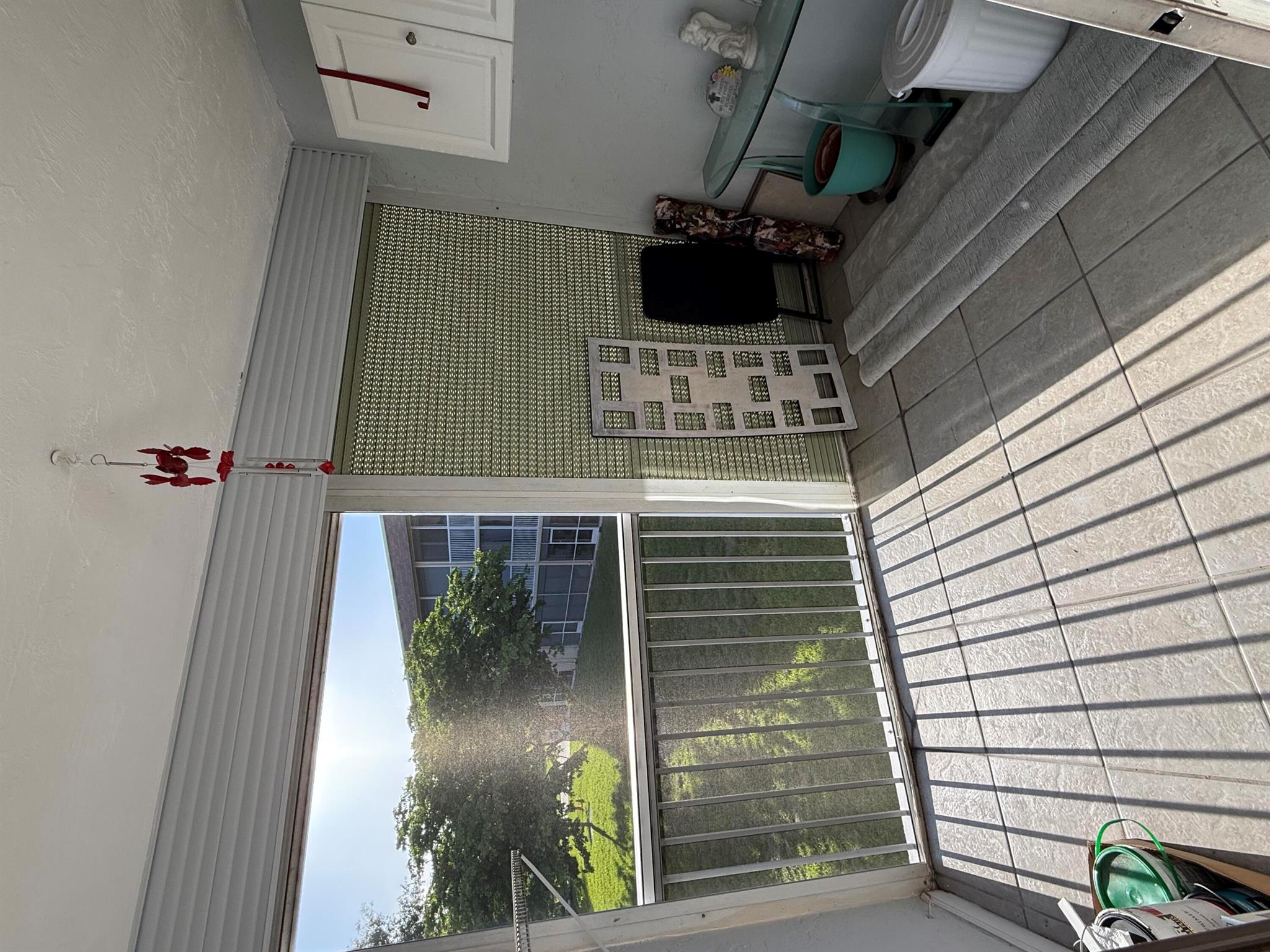 VILLAGE GREEN KENSINGTON - Residential