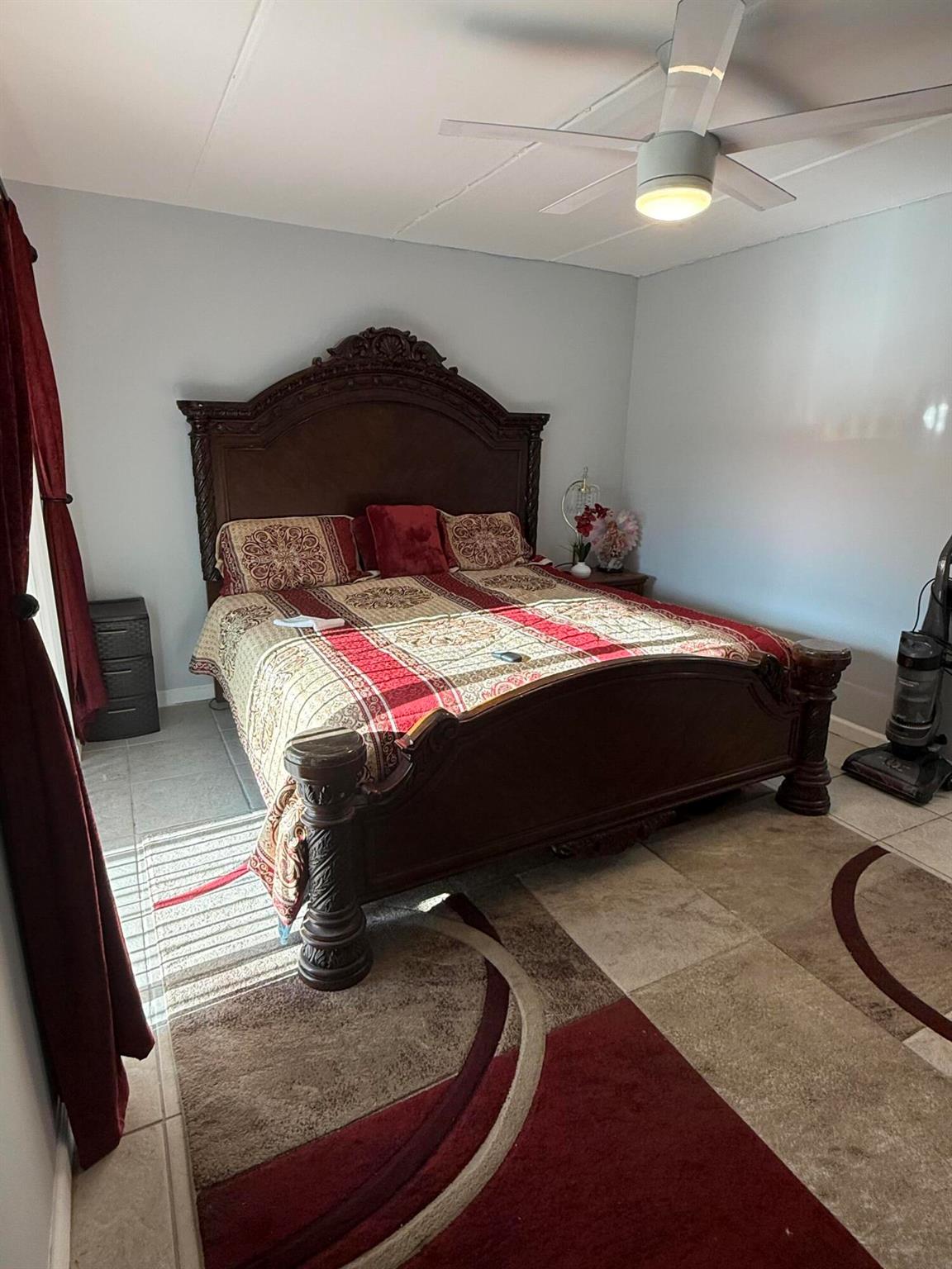 VILLAGE GREEN KENSINGTON - Residential