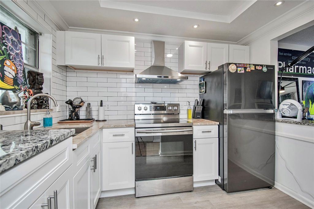 Photo of 1638 Embassy Dr #308, West Palm Beach, FL 33401 (MLS # F10517308)