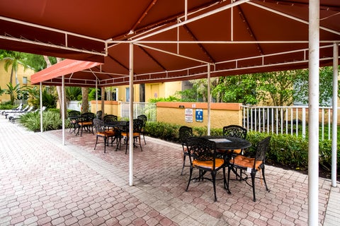 Tiny photo for 950 Coral Club Drive #950, Coral Springs, FL 33071 (MLS # B26060638)