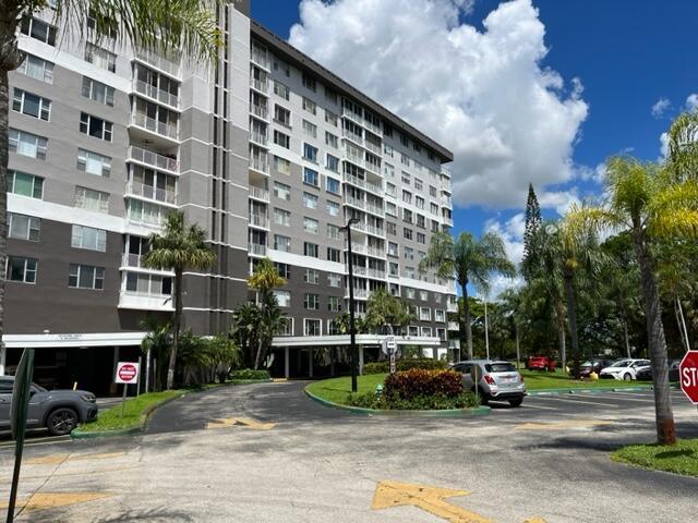 Convertible 2 bedroom, 2 bathroom unit in Hillcrest 27. Property needs some updating and TLC. Kitchen features stainless steel appliances. Home includes a large balcony. The community features onsite management, 24 hour security, centrally located near I-95 and downtown Hollywood. No leasing allowed. Schedule your private tour today!