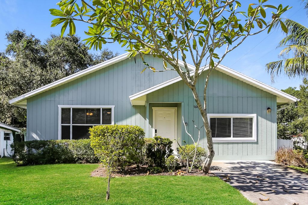 Photo of 5688 SE Pine Avenue, Stuart, FL 34997 (MLS # R10930466)