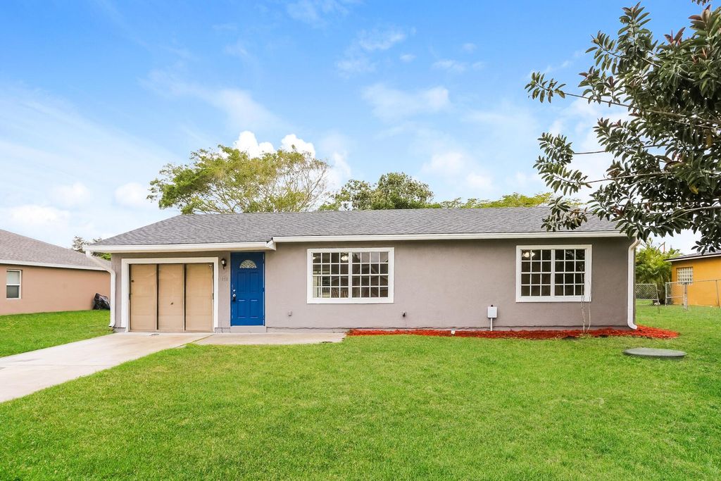 Photo of 1849 SE Mandrake Circle, Port Saint Lucie, FL 34952 (MLS # R10943558)