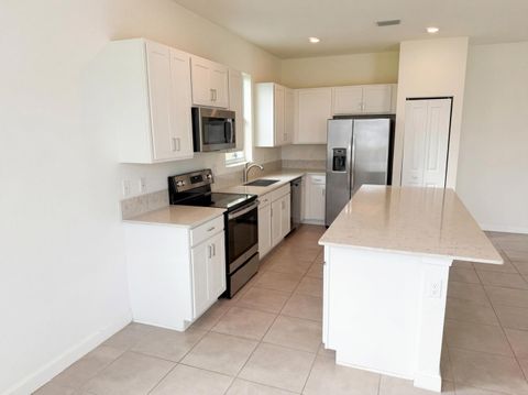 12473 NW Lynch Lane Port St Lucie FL 34987