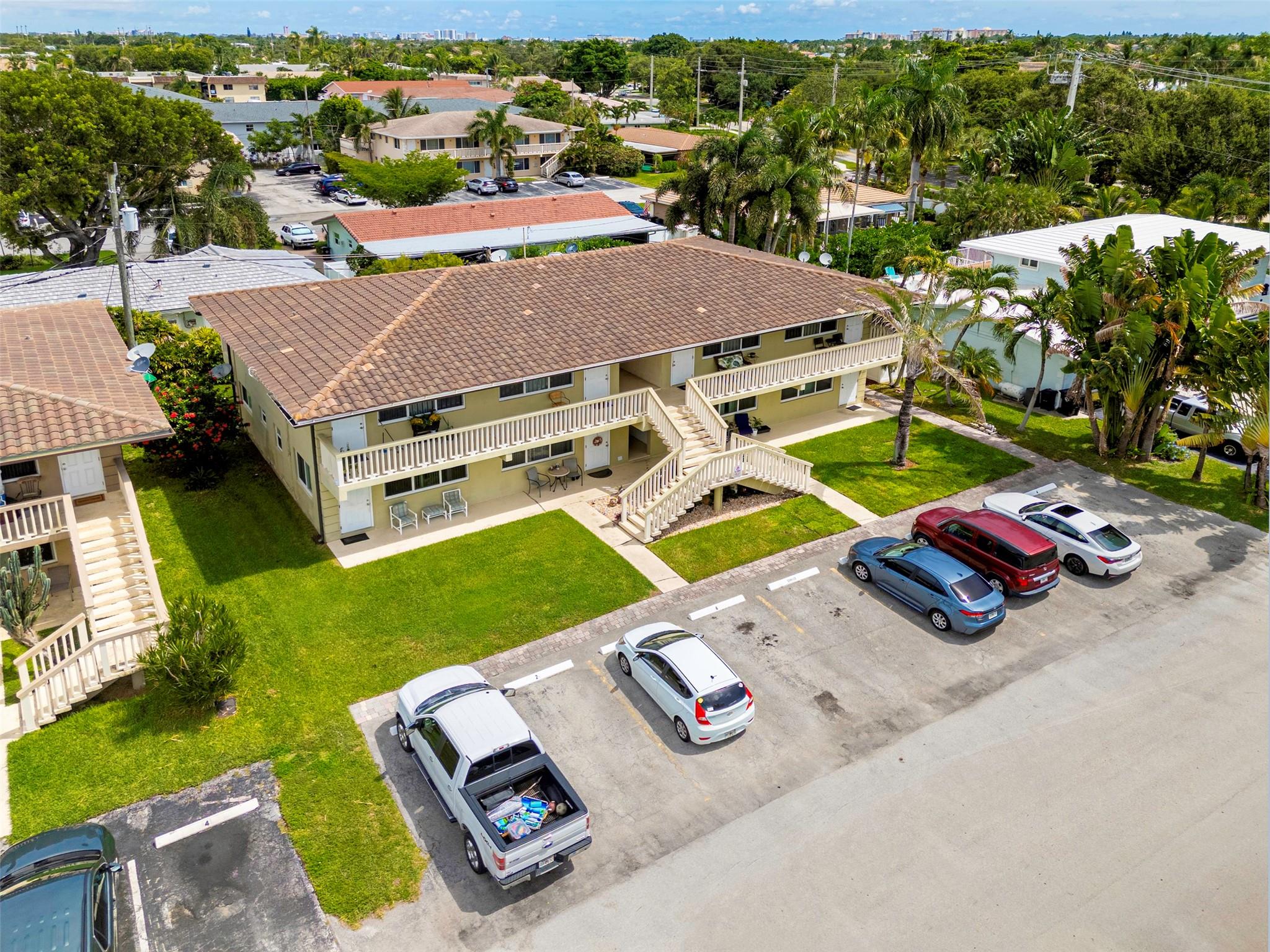 8 Units In Lighthouse Point - Residential Income