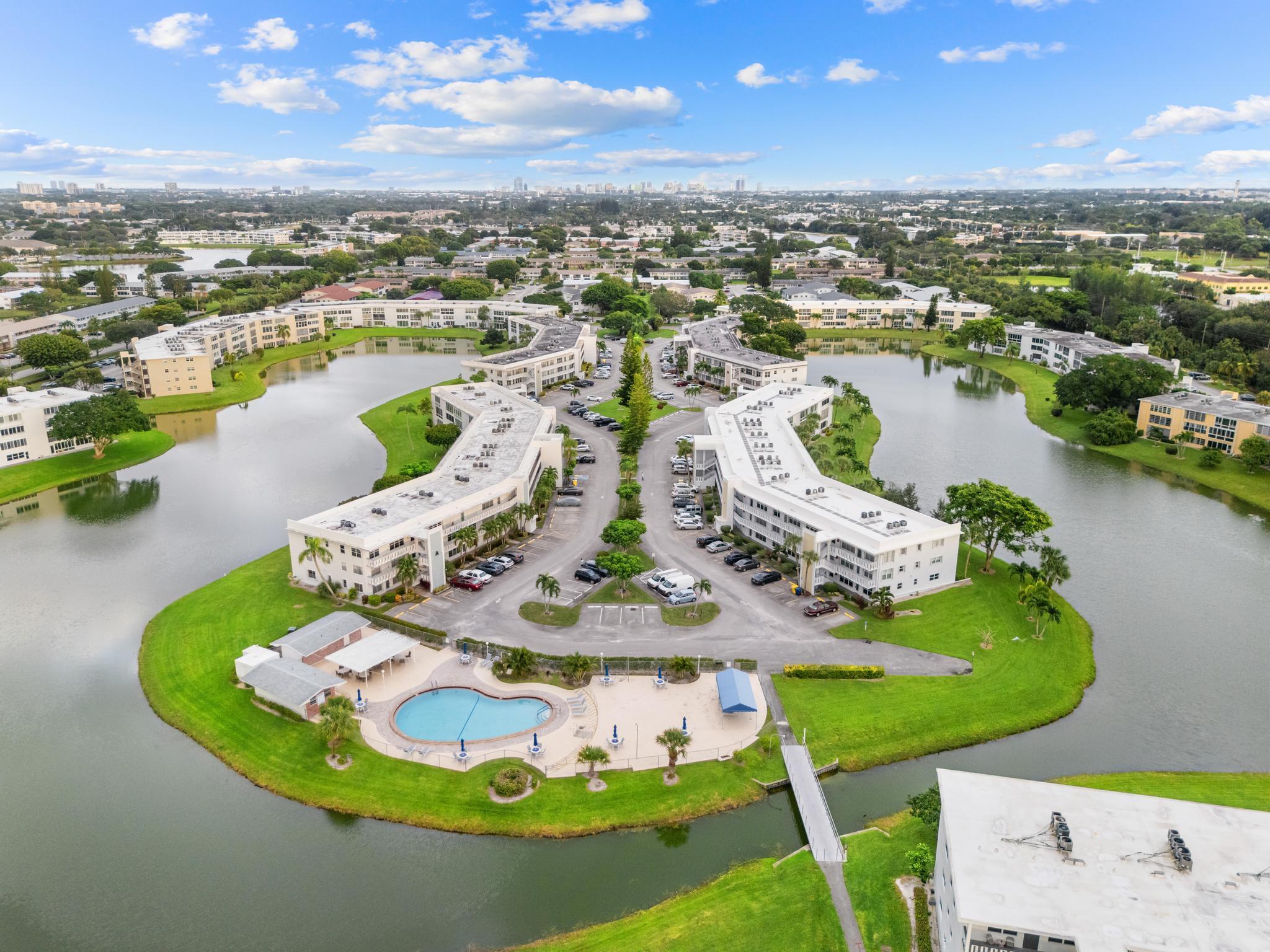 WELLINGTON CONDOS - Residential