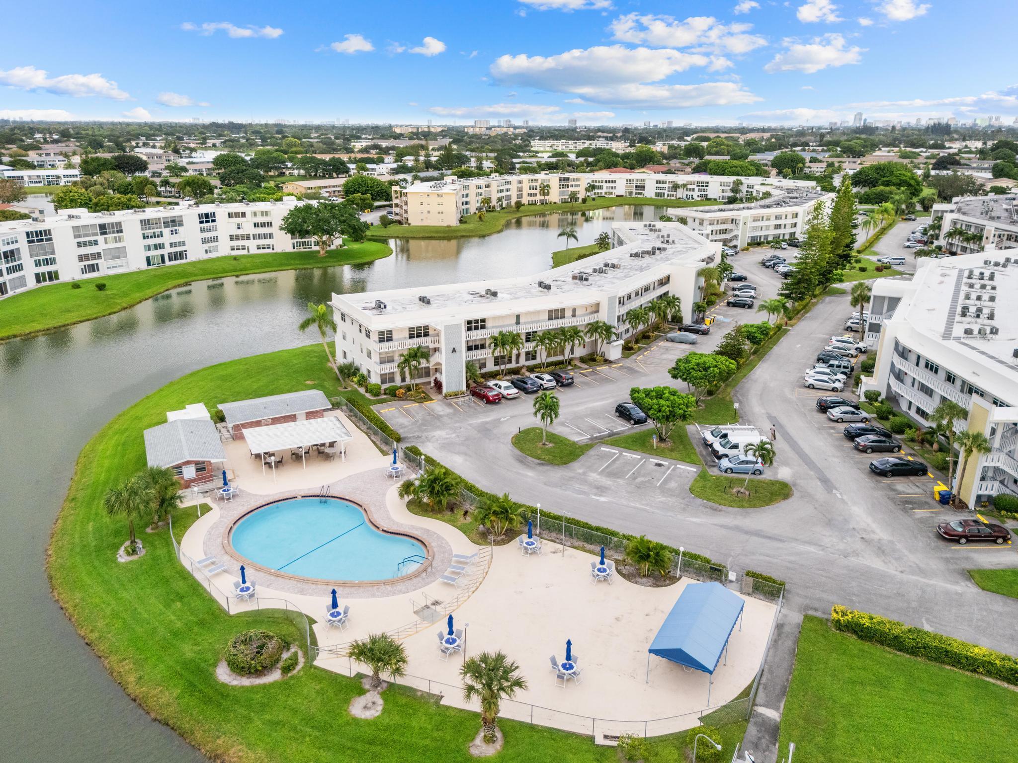 WELLINGTON CONDOS - Residential