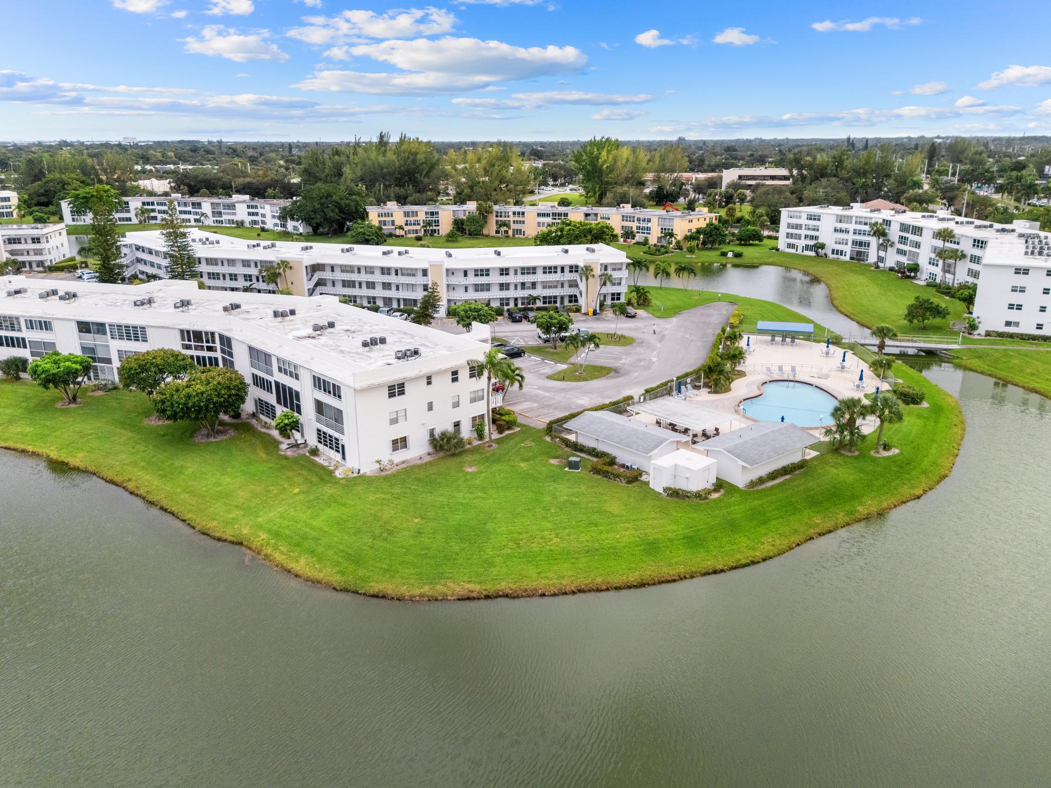 WELLINGTON CONDOS - Residential