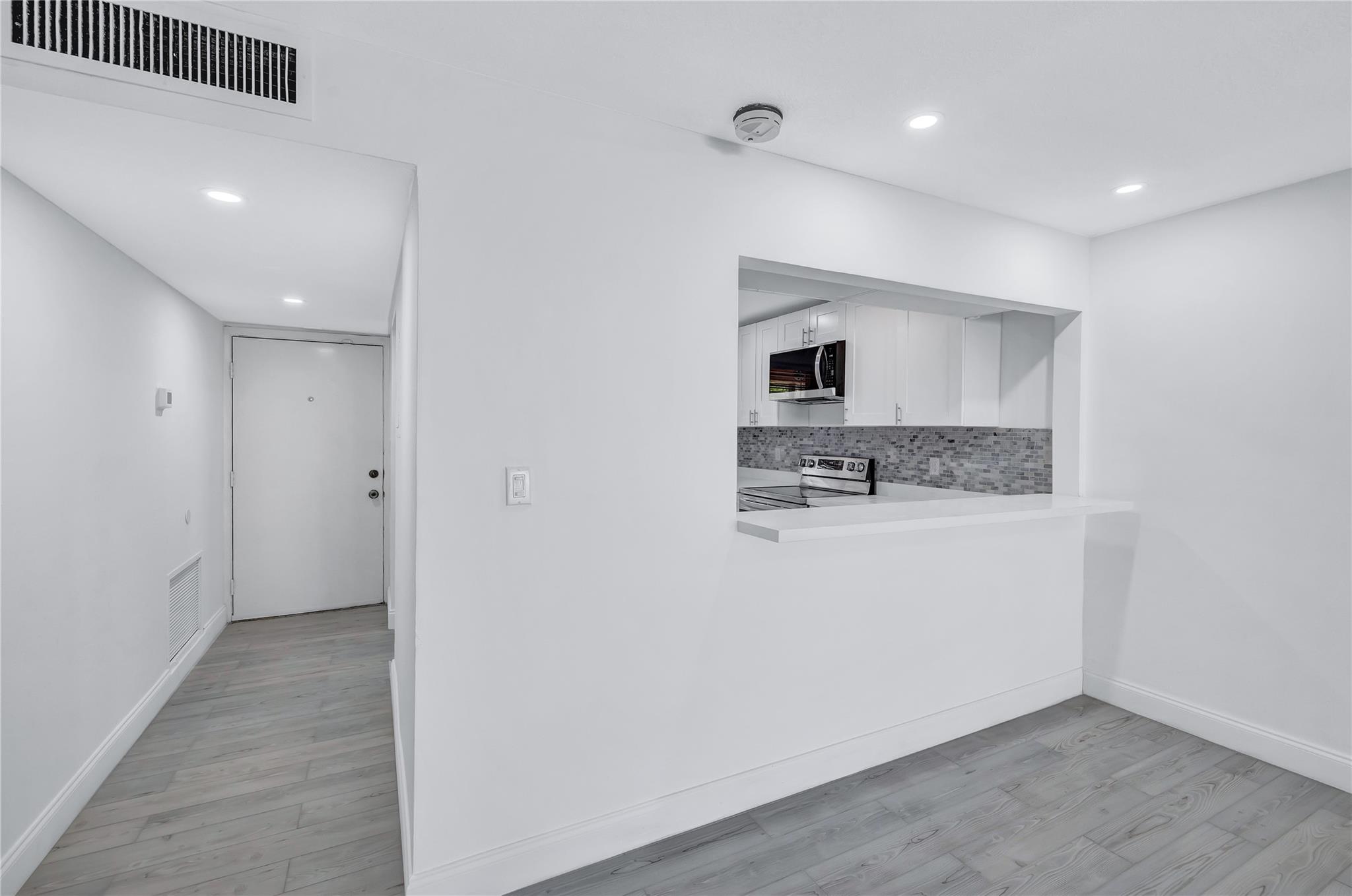 2830 Riverside Dr 201-C