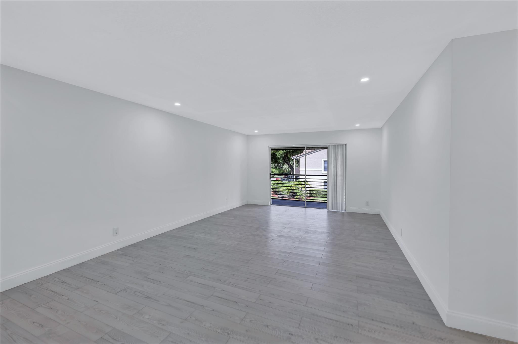 2830 Riverside Dr 201-C