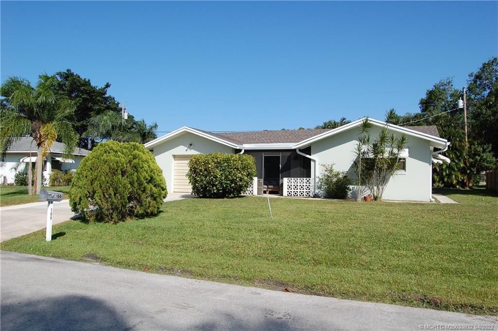 Photo of 109 W Aldea Street, Port Saint Lucie, FL 34952 (MLS # R10791992)