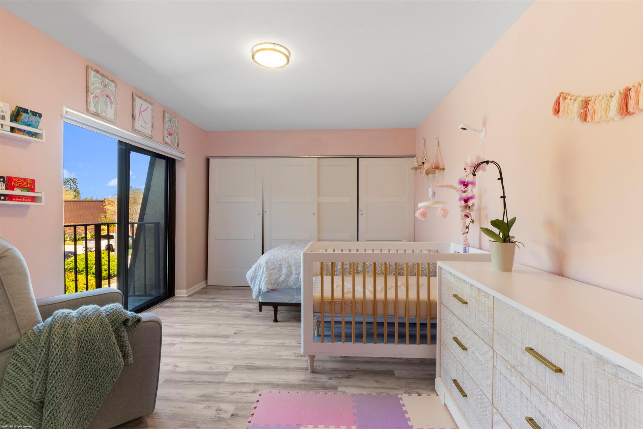 EMERALD LAKES - Residential