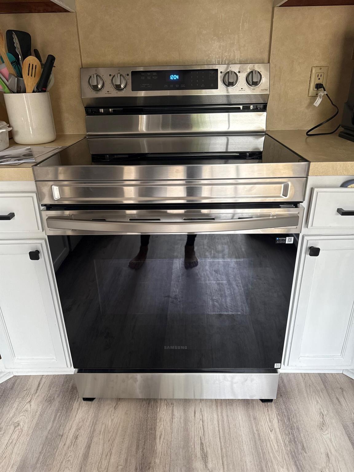 EMERALD LAKES - Residential