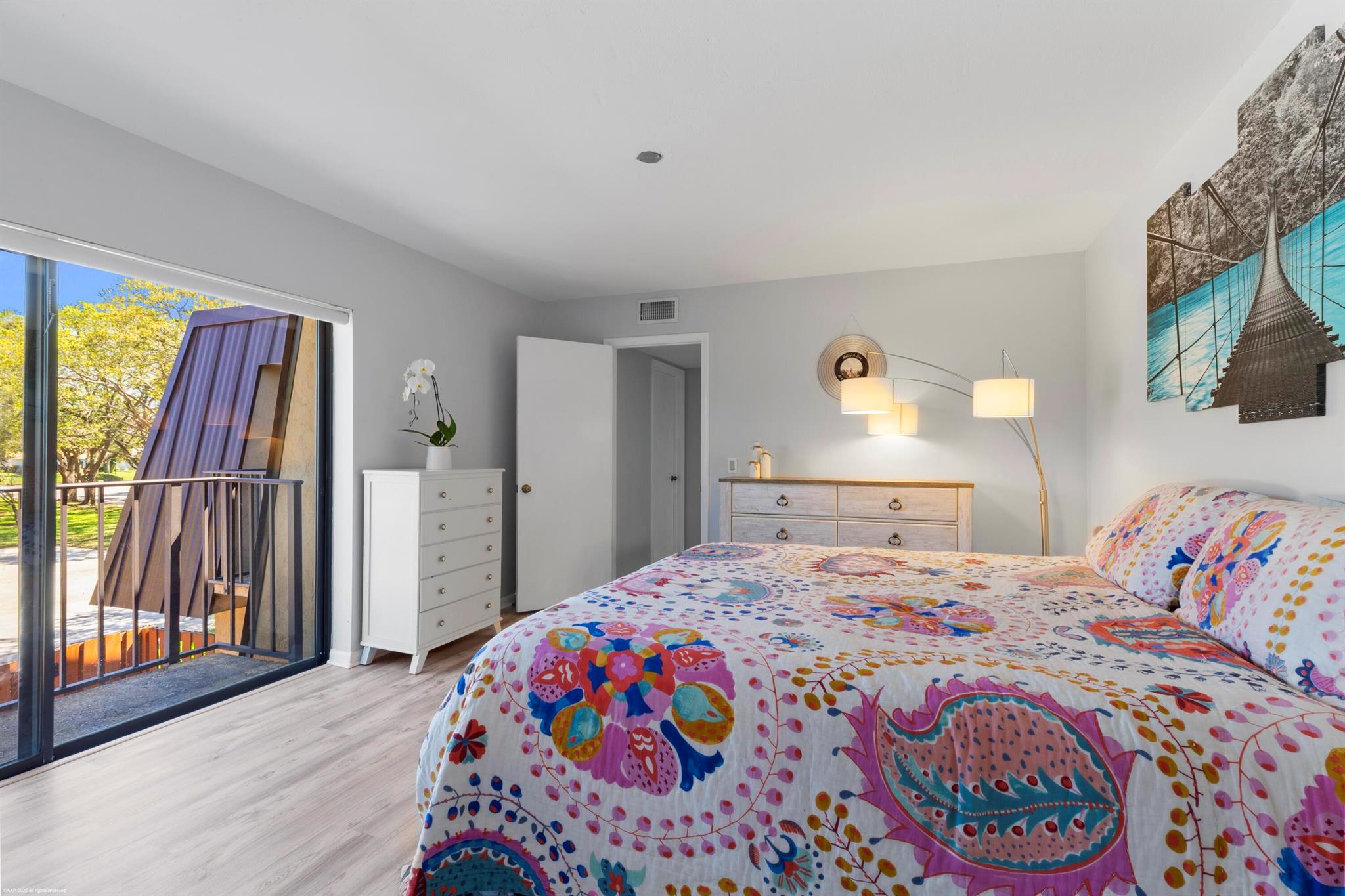 EMERALD LAKES - Residential