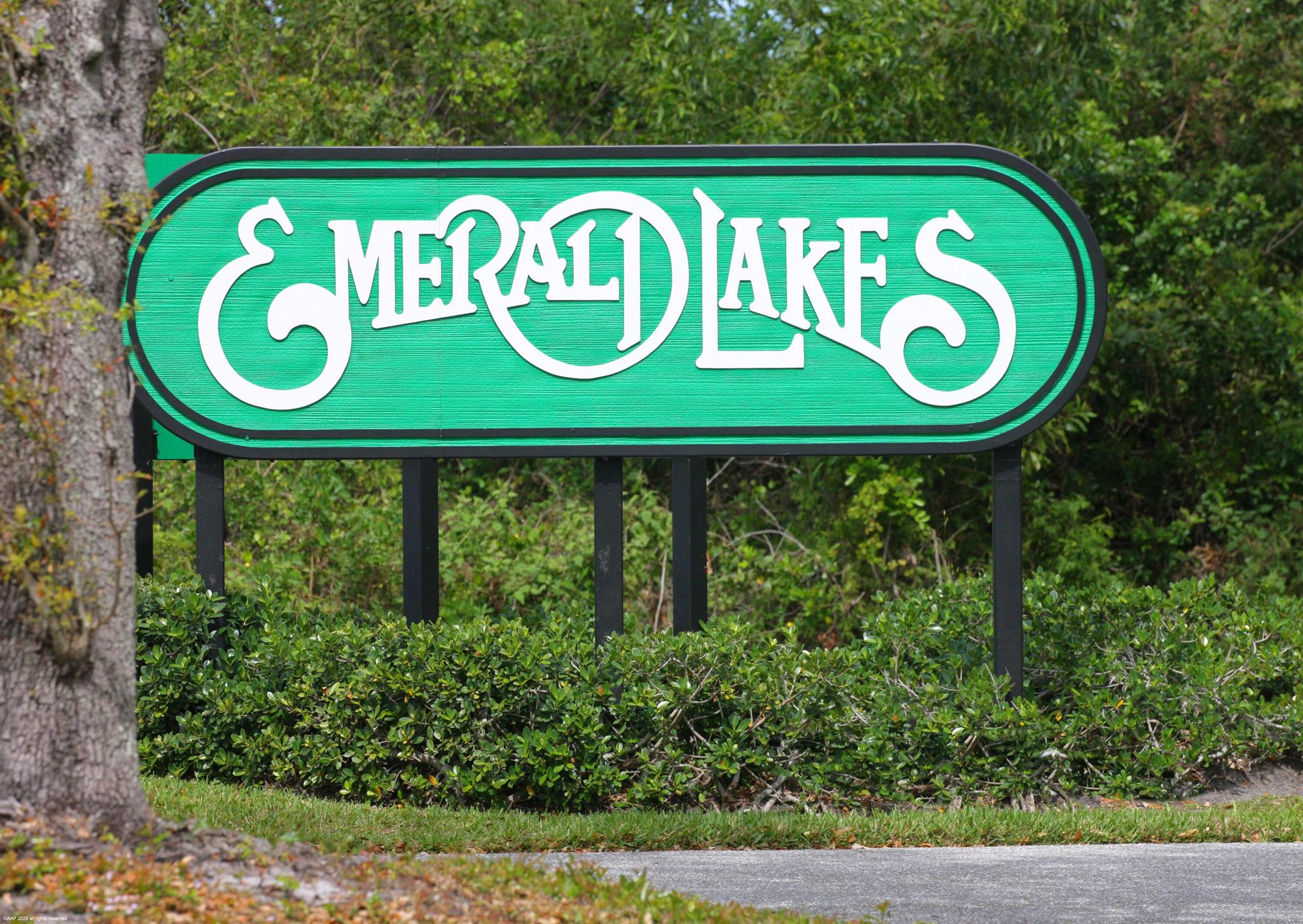 EMERALD LAKES - Residential