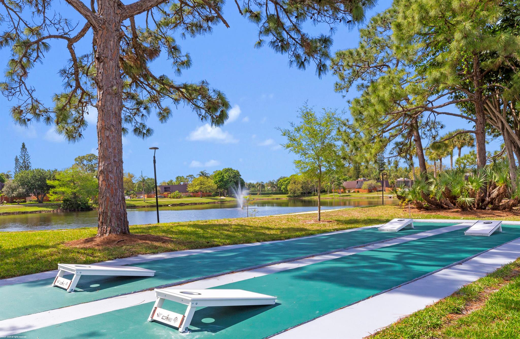 EMERALD LAKES - Residential