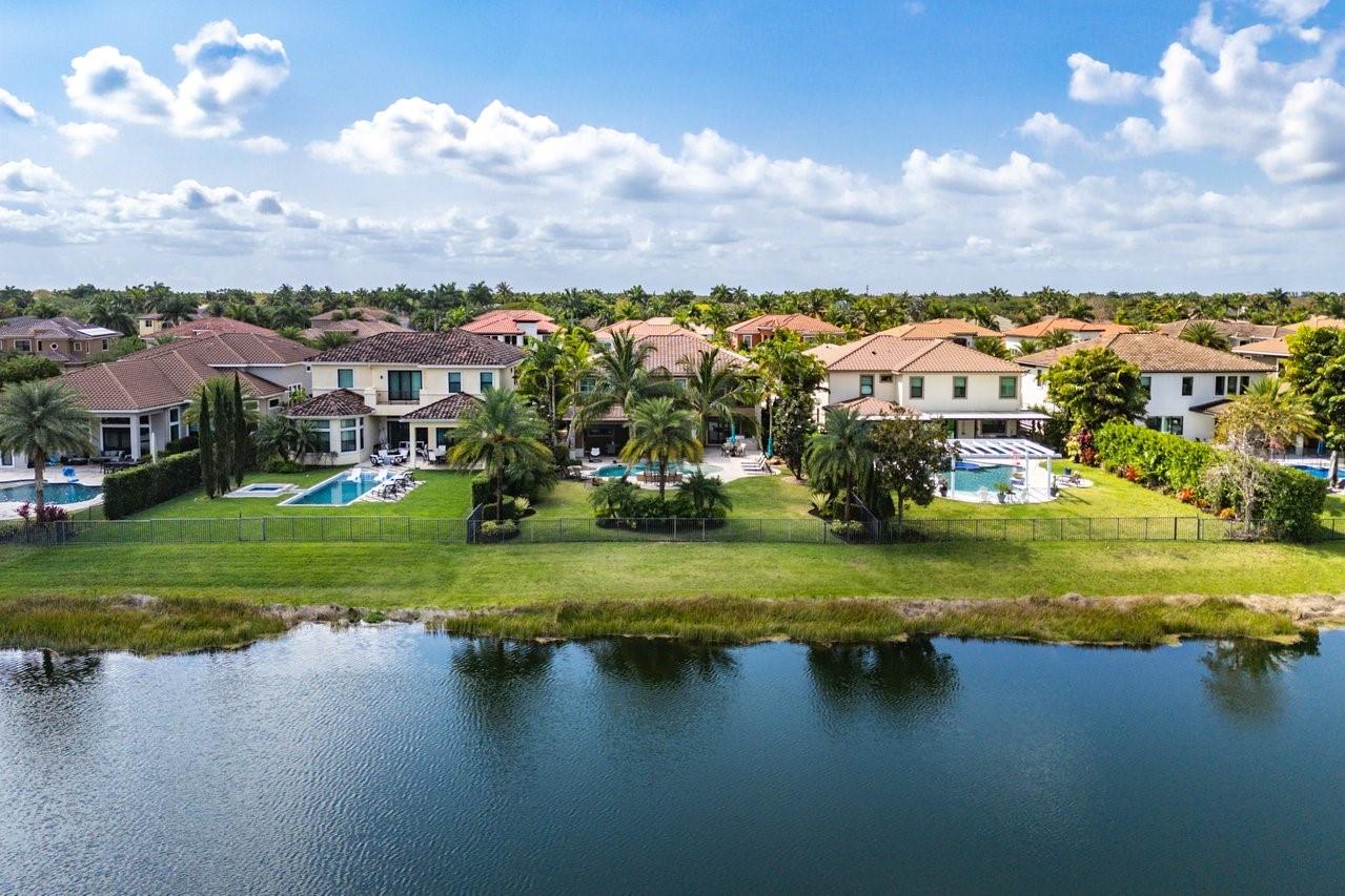 PARKLAND GOLF & COUNTRY CLUB - Residential