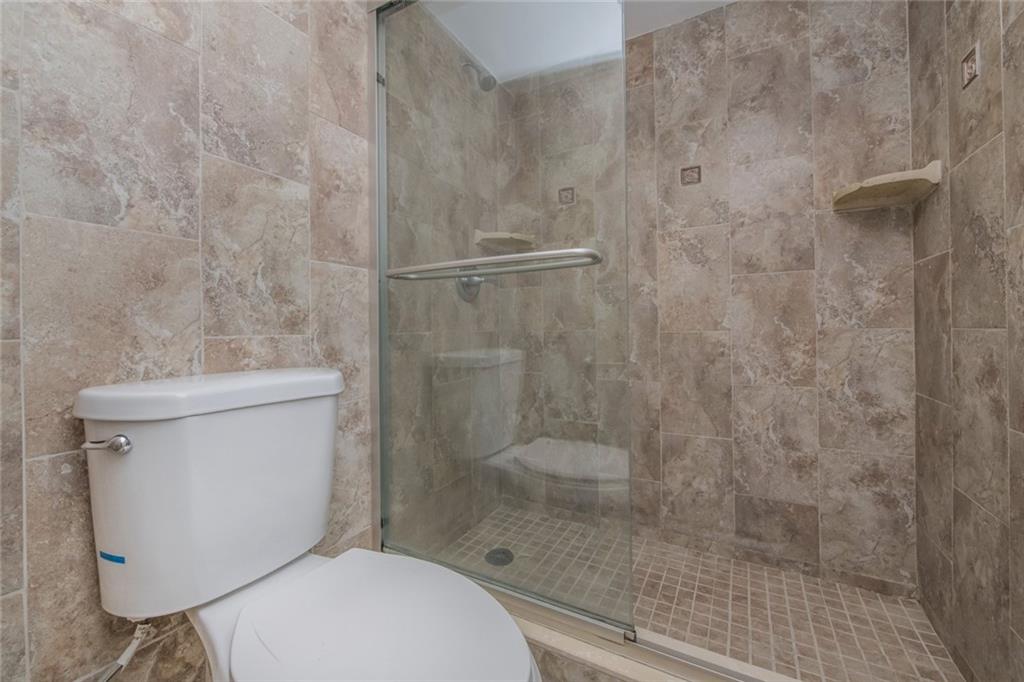 EMERALD HILLS COUNTRY CL - Residential Lease