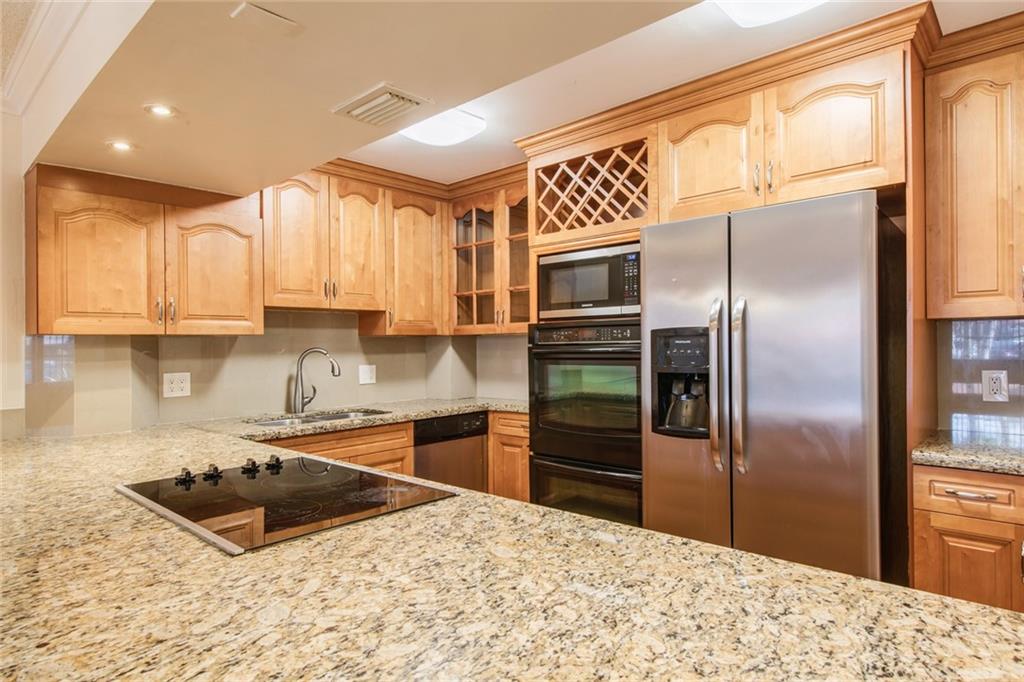 EMERALD HILLS COUNTRY CL - Residential Lease