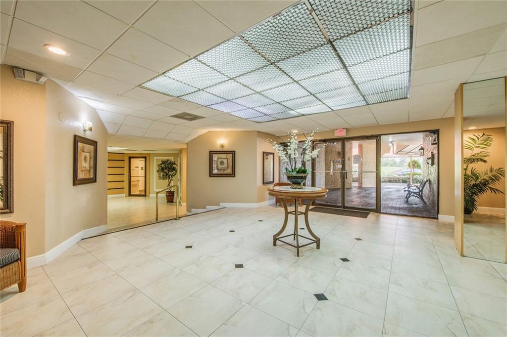 EMERALD HILLS COUNTRY CL - Residential Lease