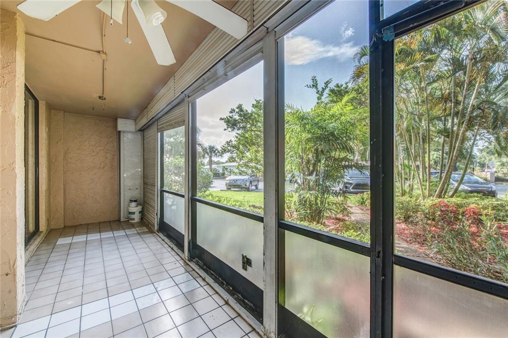 EMERALD HILLS COUNTRY CL - Residential Lease