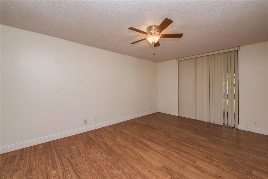 EMERALD HILLS COUNTRY CL - Residential Lease