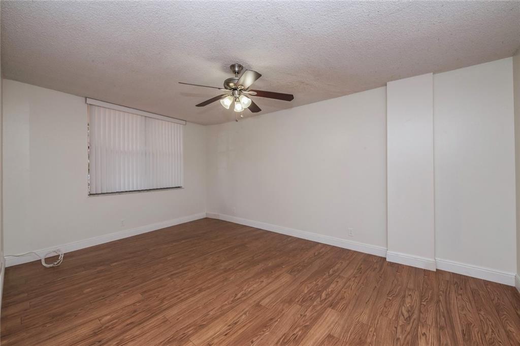 EMERALD HILLS COUNTRY CL - Residential Lease