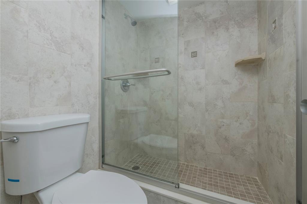 EMERALD HILLS COUNTRY CL - Residential Lease