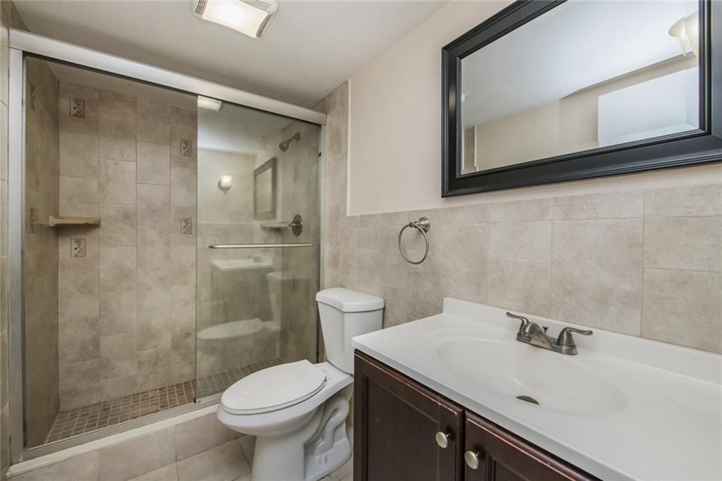 EMERALD HILLS COUNTRY CL - Residential Lease