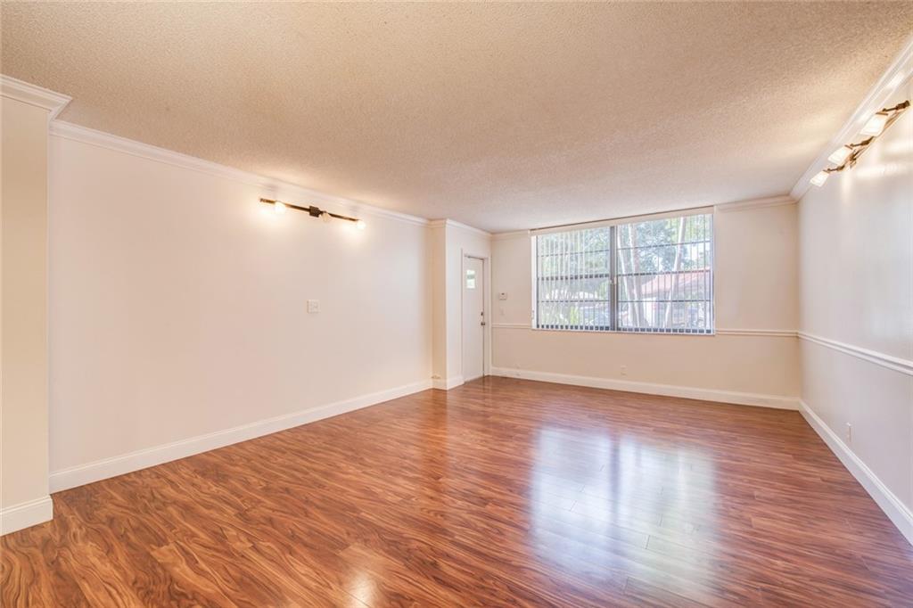 EMERALD HILLS COUNTRY CL - Residential Lease