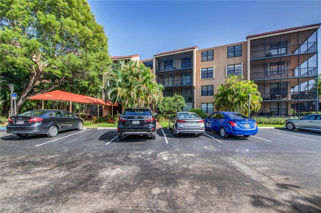 EMERALD HILLS COUNTRY CL - Residential Lease