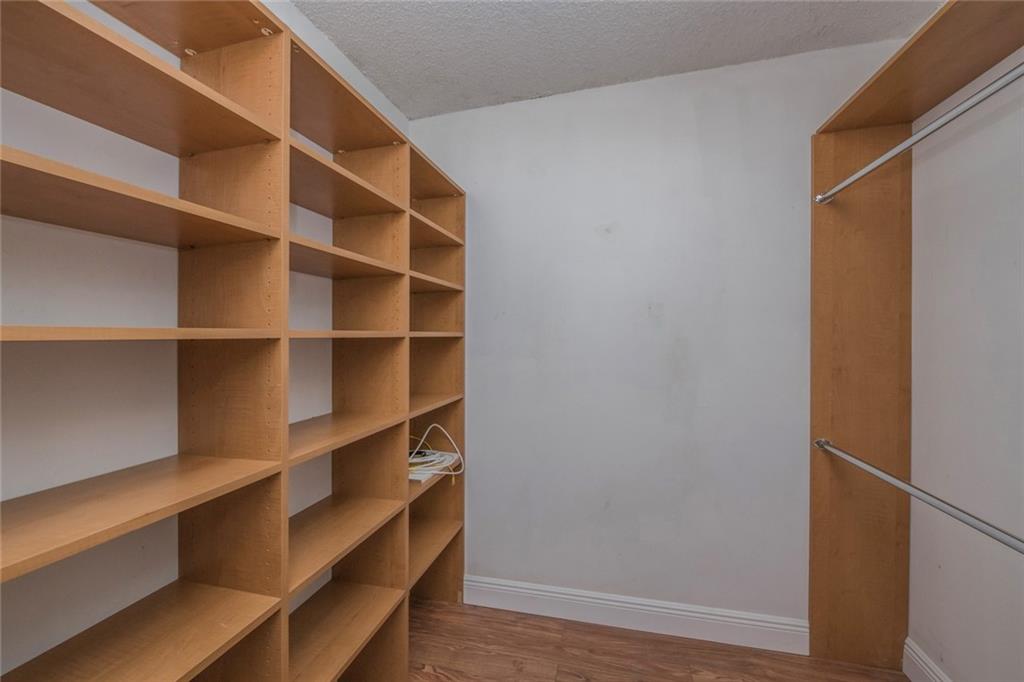 EMERALD HILLS COUNTRY CL - Residential Lease